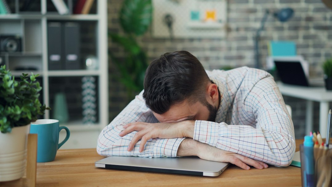 How Sleep Deprivation Affects Memory Formation and Cognitive Performance
